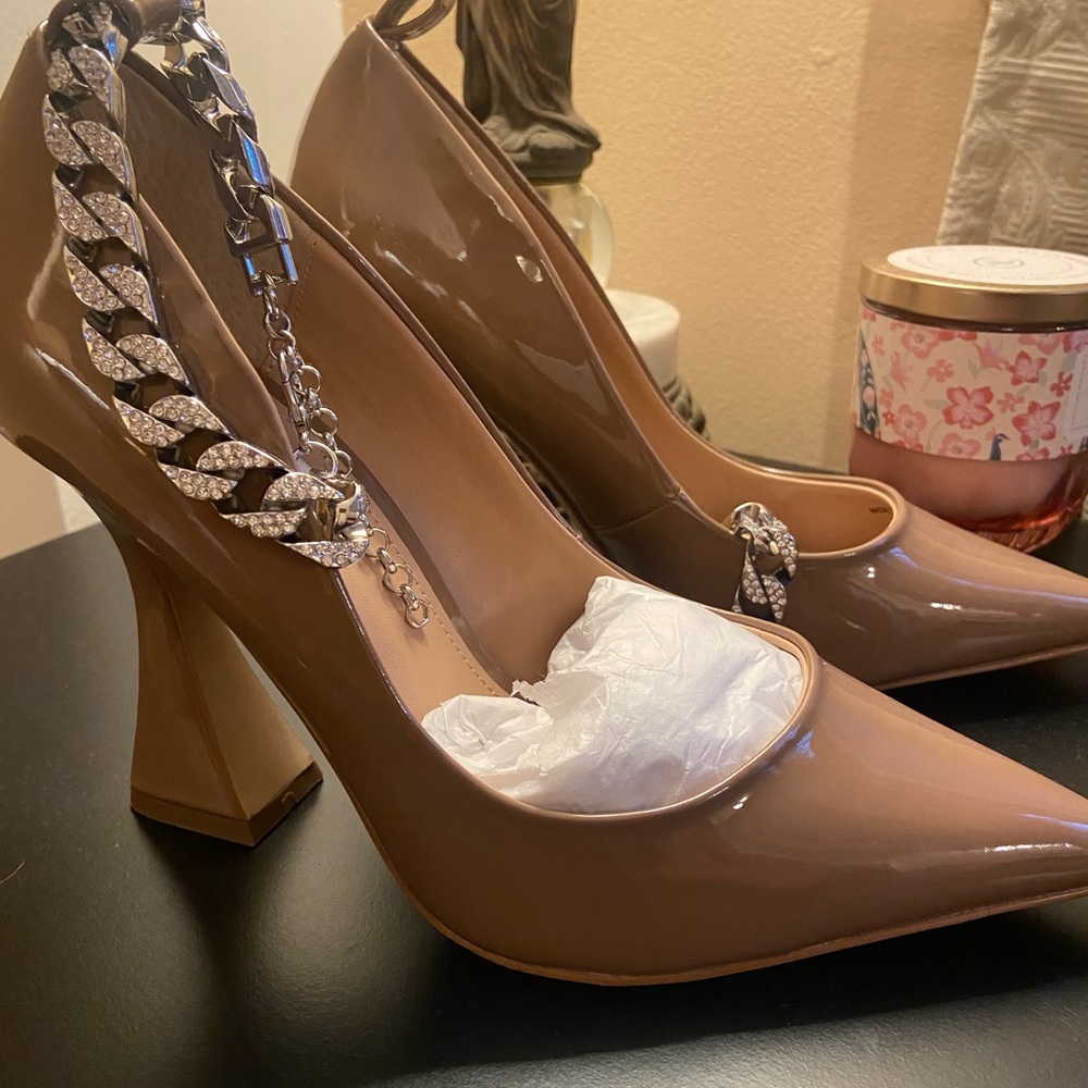 Steve Madden Zippy Tan Patent Heel